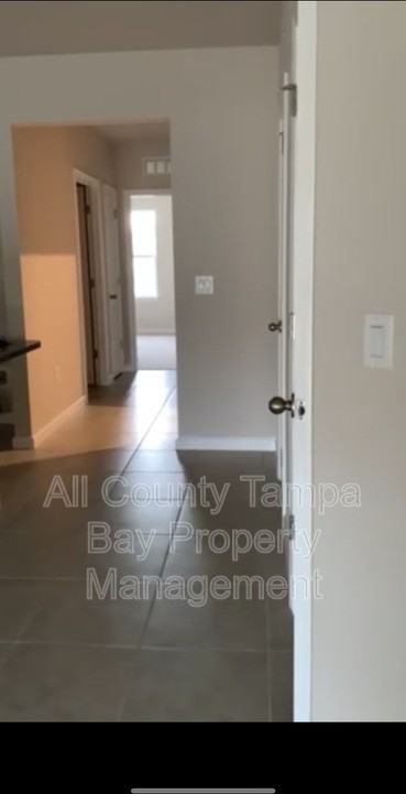 17742 Turning Leaf Cir - Photo 3 of 22