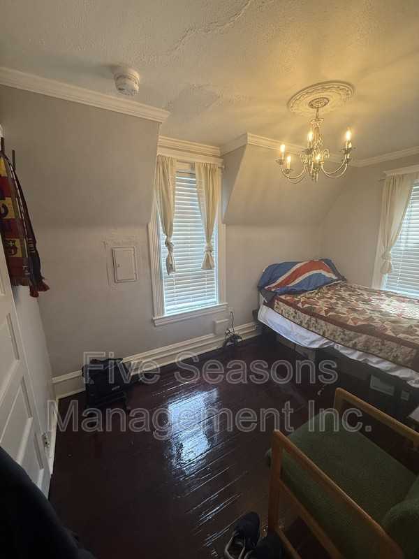 205 North Willard Street - Photo 4 of 13