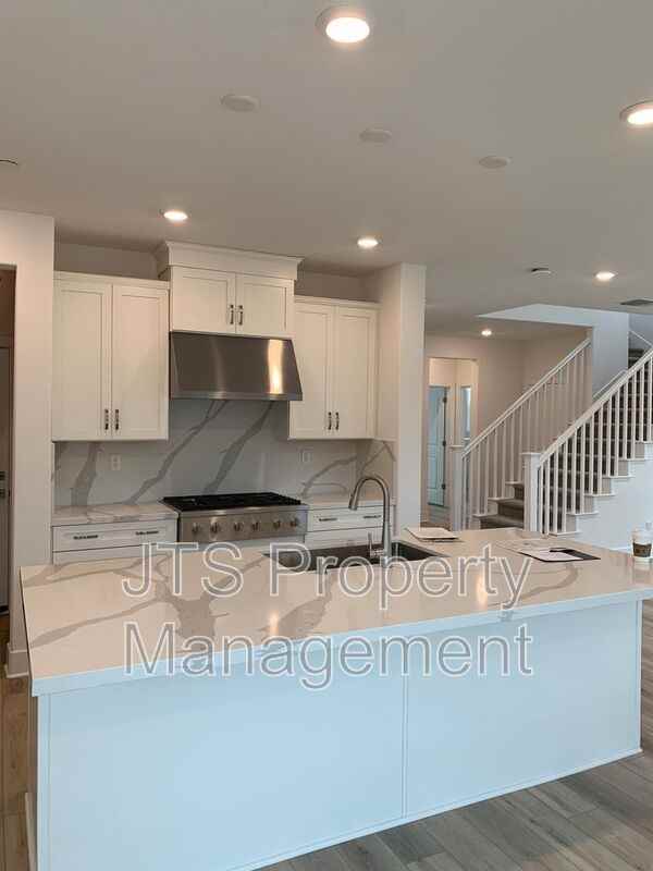 4070 Monterey Grove Dr - Photo 2 of 20