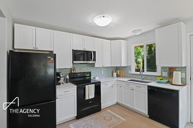 2967 Sandstone Dr - Photo 3 of 30