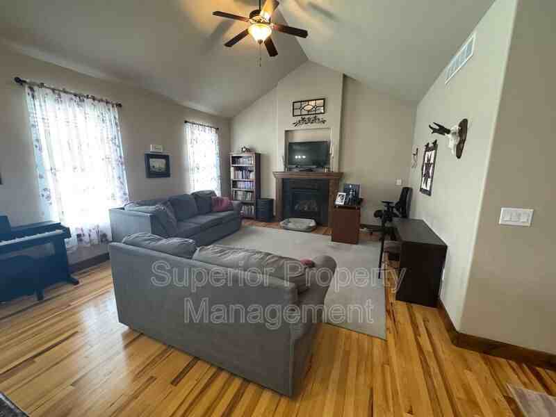 6515 Laramie St - Photo 5 of 20