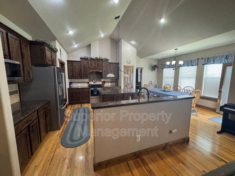 6515 Laramie St - Photo 6 of 20