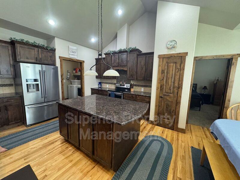 6515 Laramie St - Photo 7 of 20
