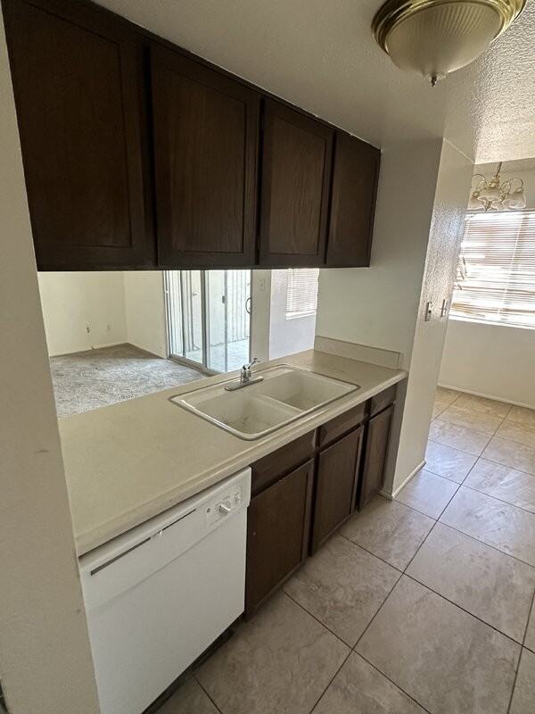 10660 W Concordia Dr #4 - Photo 4 of 15
