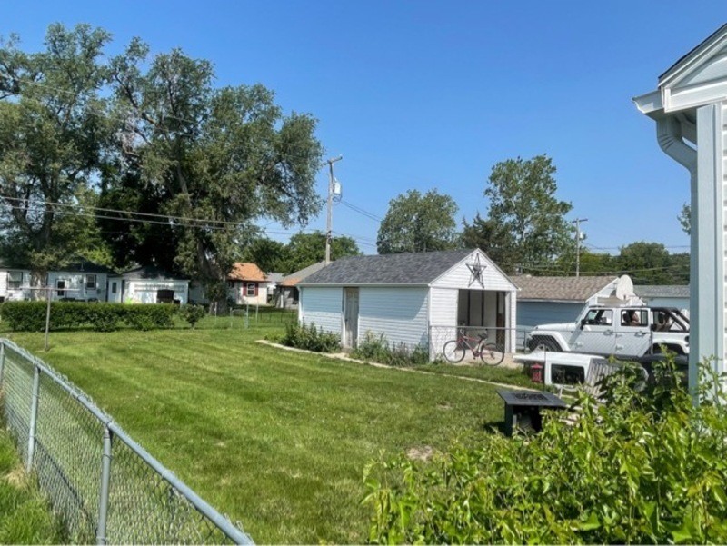 929 N Webster Ave - Photo 3 of 3