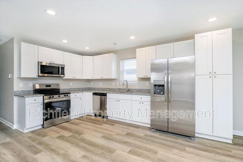 2510 Columbia Avenue - Photo 7 of 50