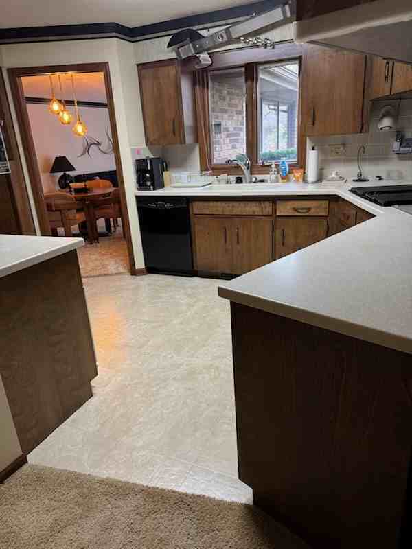 1319 Lewis Ave - Photo 5 of 14