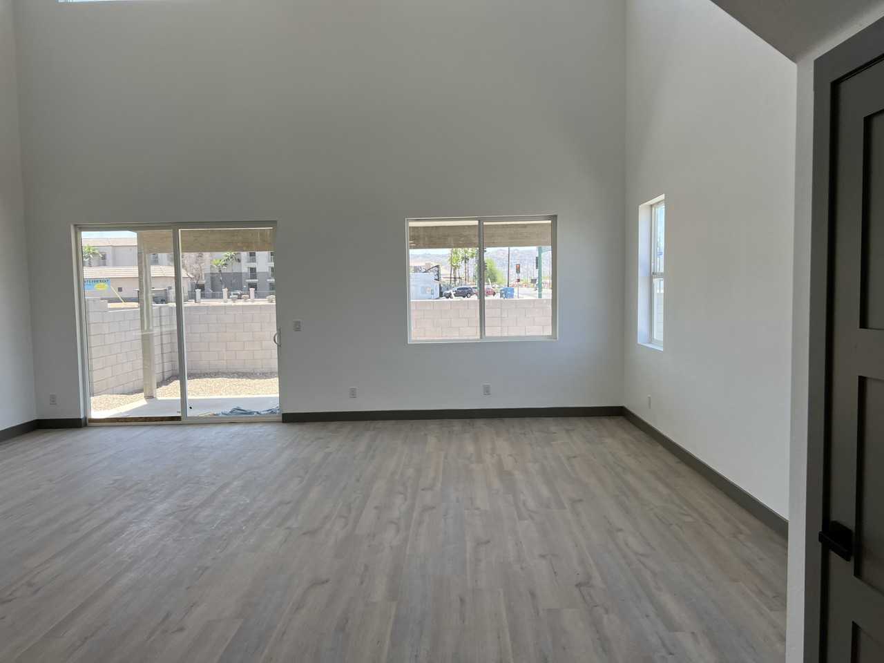 2801 W Trumbull Rd - Photo 3 of 28