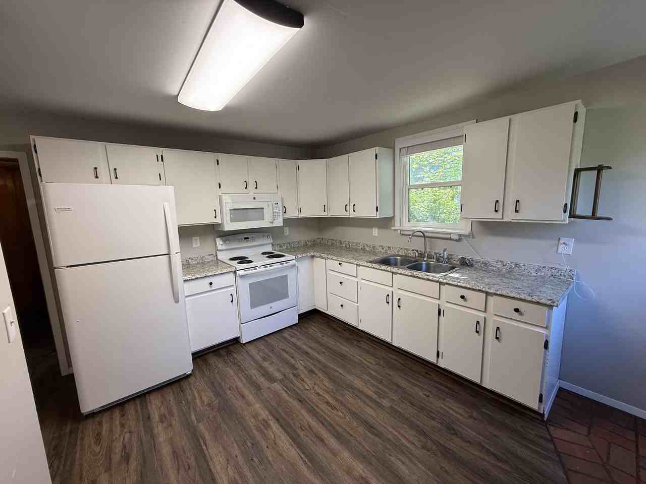 10 5th Ave E - Photo 2 of 22