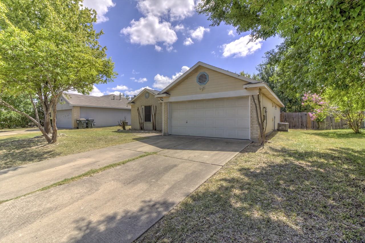 109 Azalea Dr - Photo 2 of 38