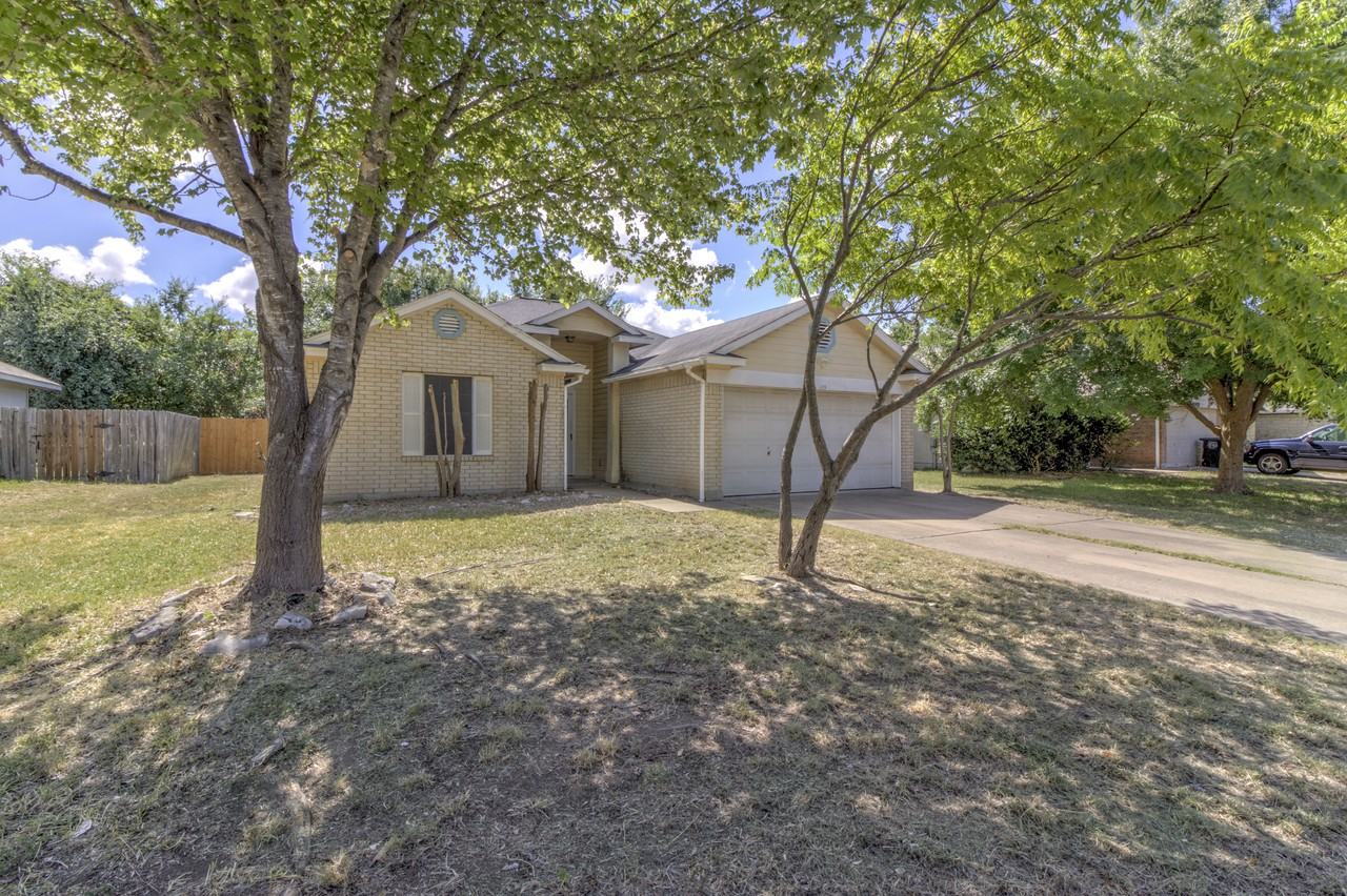 109 Azalea Dr - Photo 3 of 38