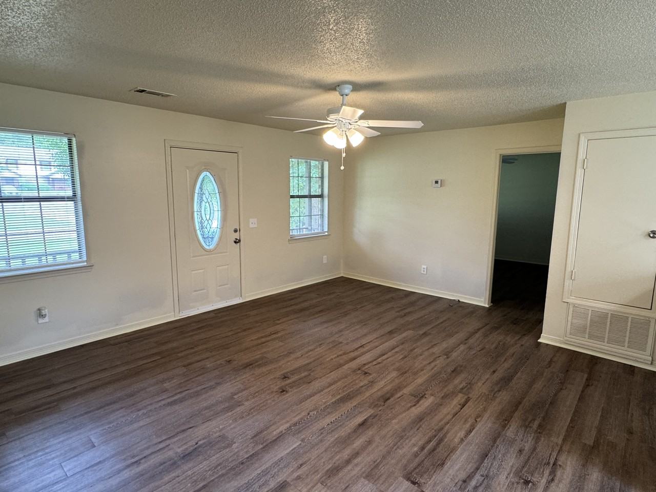 107 Mountain View Ct - Photo 2 of 12