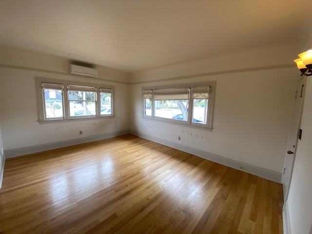 744 Pine Ave - Photo 3 of 32