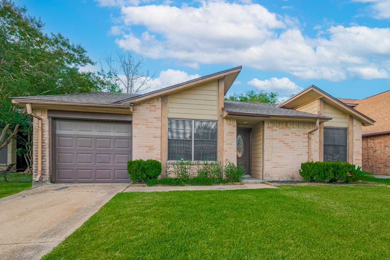 15331 Peachmeadow Ln - Photo 2 of 26