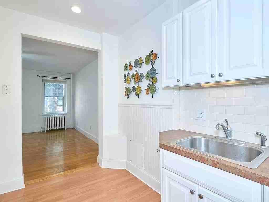 42 Linnaean St - Photo 3 of 10