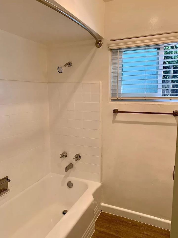 148 W Maple St - Photo 3 of 6