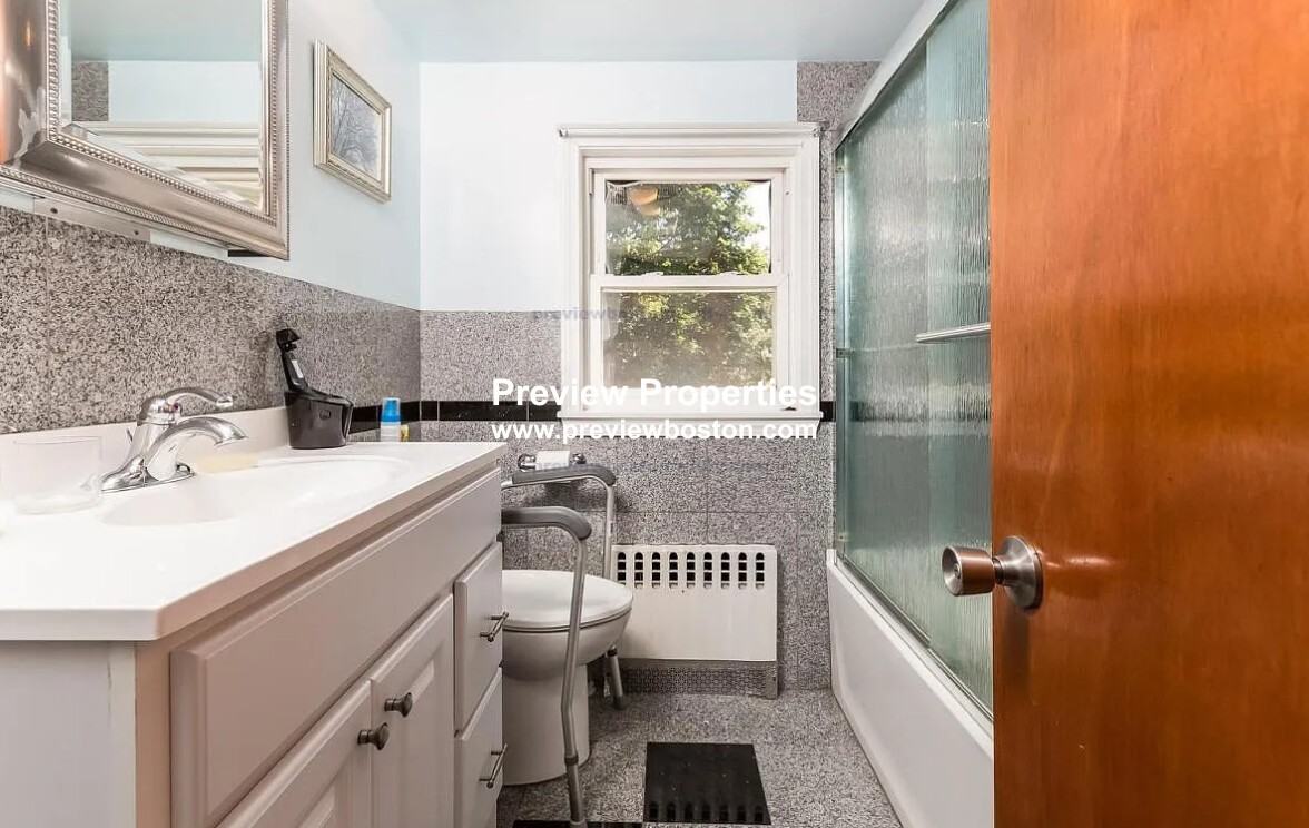 Bellamy St #2 - Photo 5 of 16