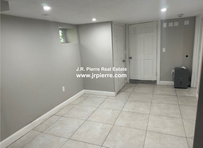 13 Montgomery Ave - Photo 3 of 7