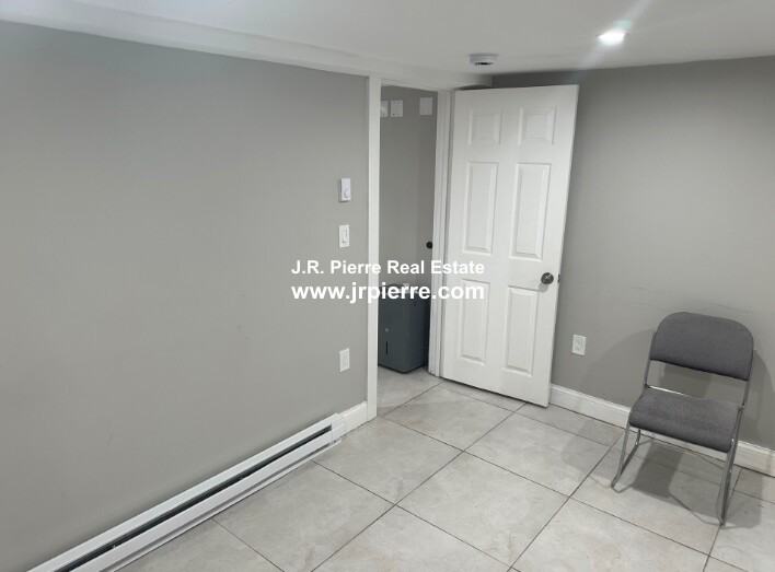 13 Montgomery Ave - Photo 5 of 7
