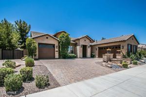 featured image of 3009 E Valencia Dr
