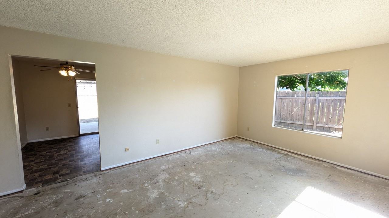 11425 Elbert Way - Photo 3 of 16
