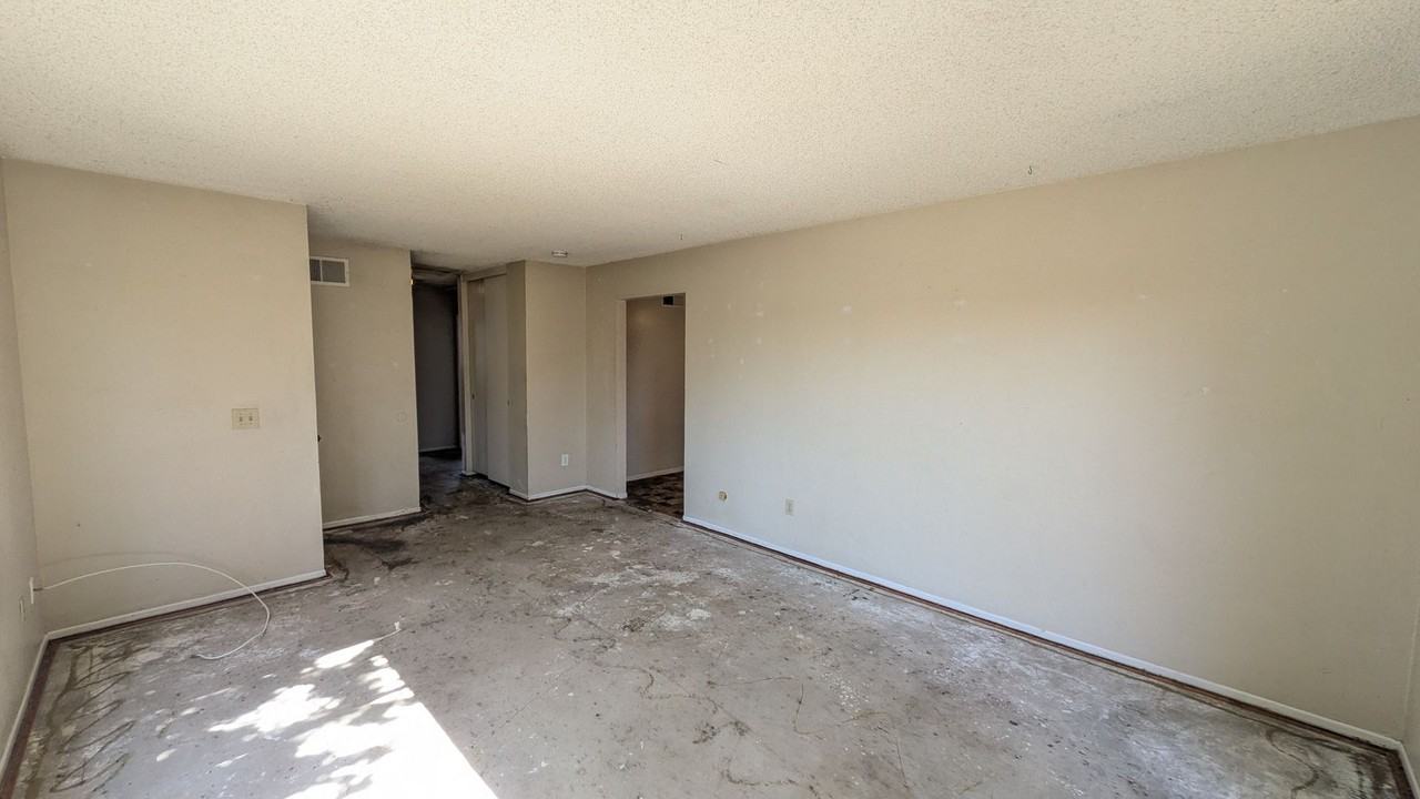 11425 Elbert Way - Photo 6 of 16