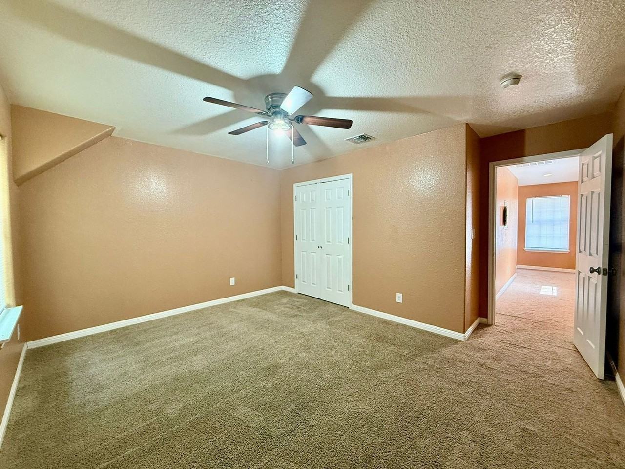 3107 W Travis St #1 - Photo 7 of 18