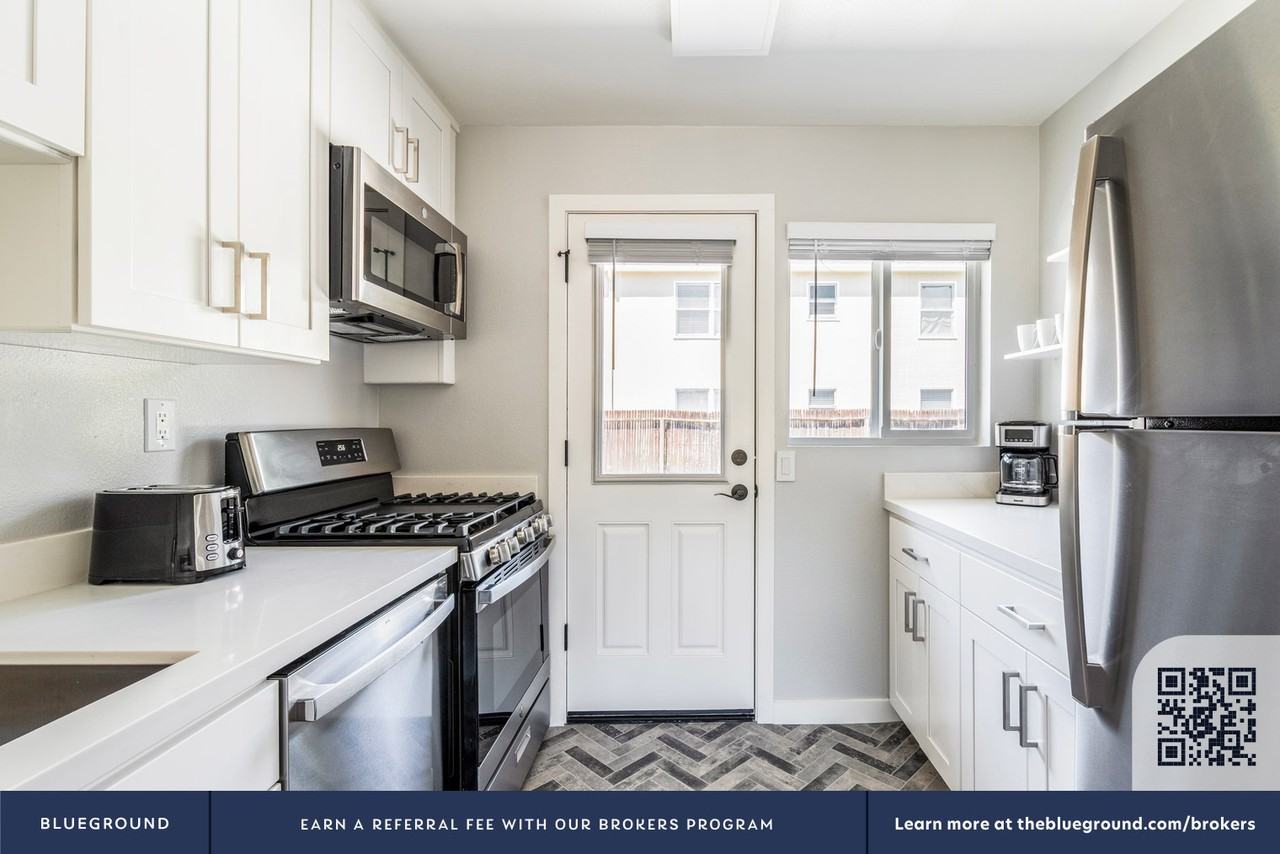 1056 Noel Dr #1863 - Photo 5 of 18