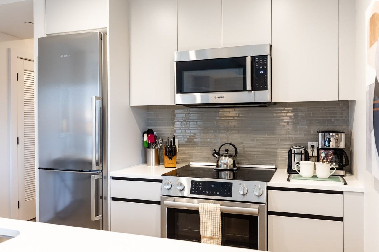 131 Seaport Blvd #1050357P - Photo 6 of 15