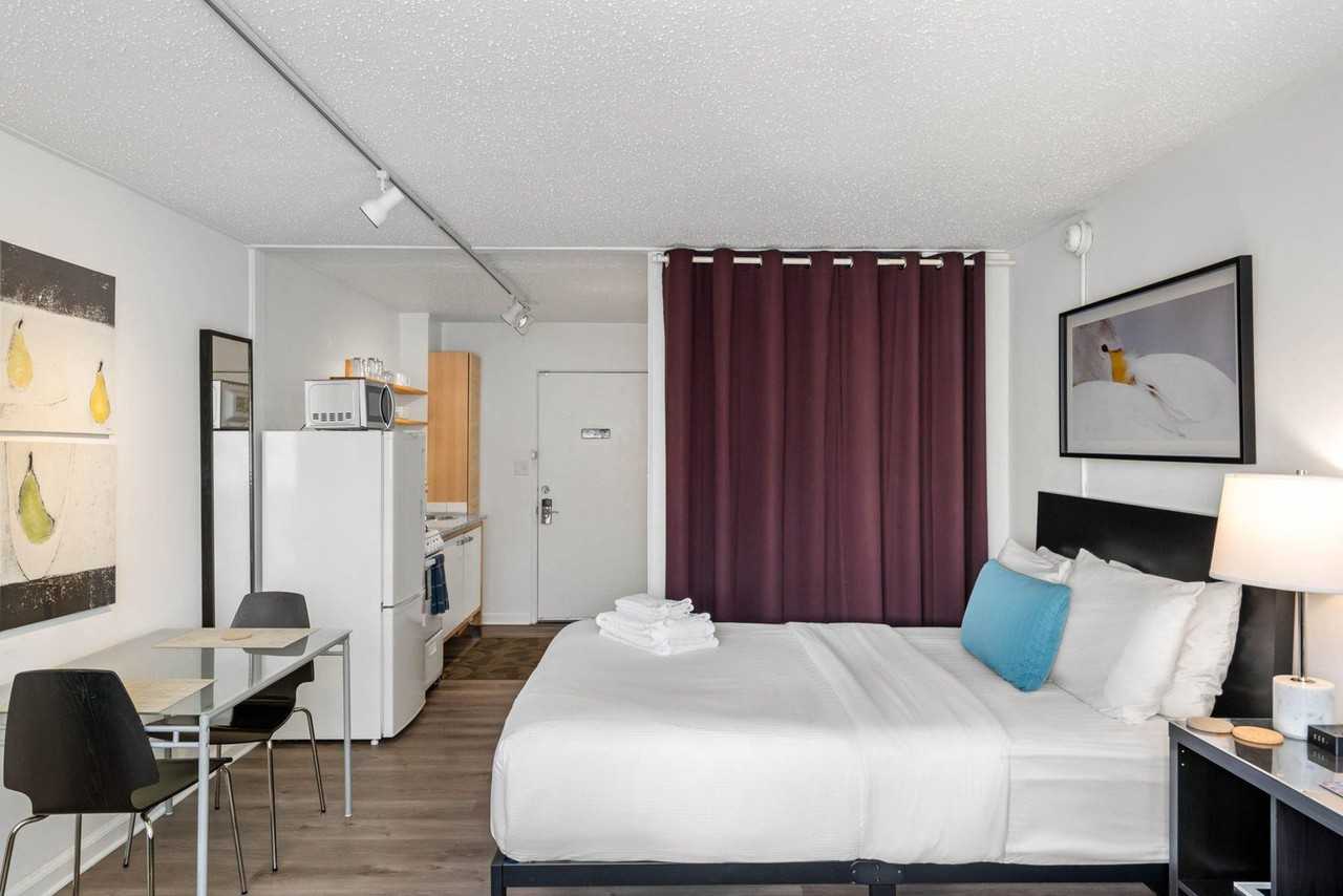 47 25th Street Northwest - Photo 3 of 27