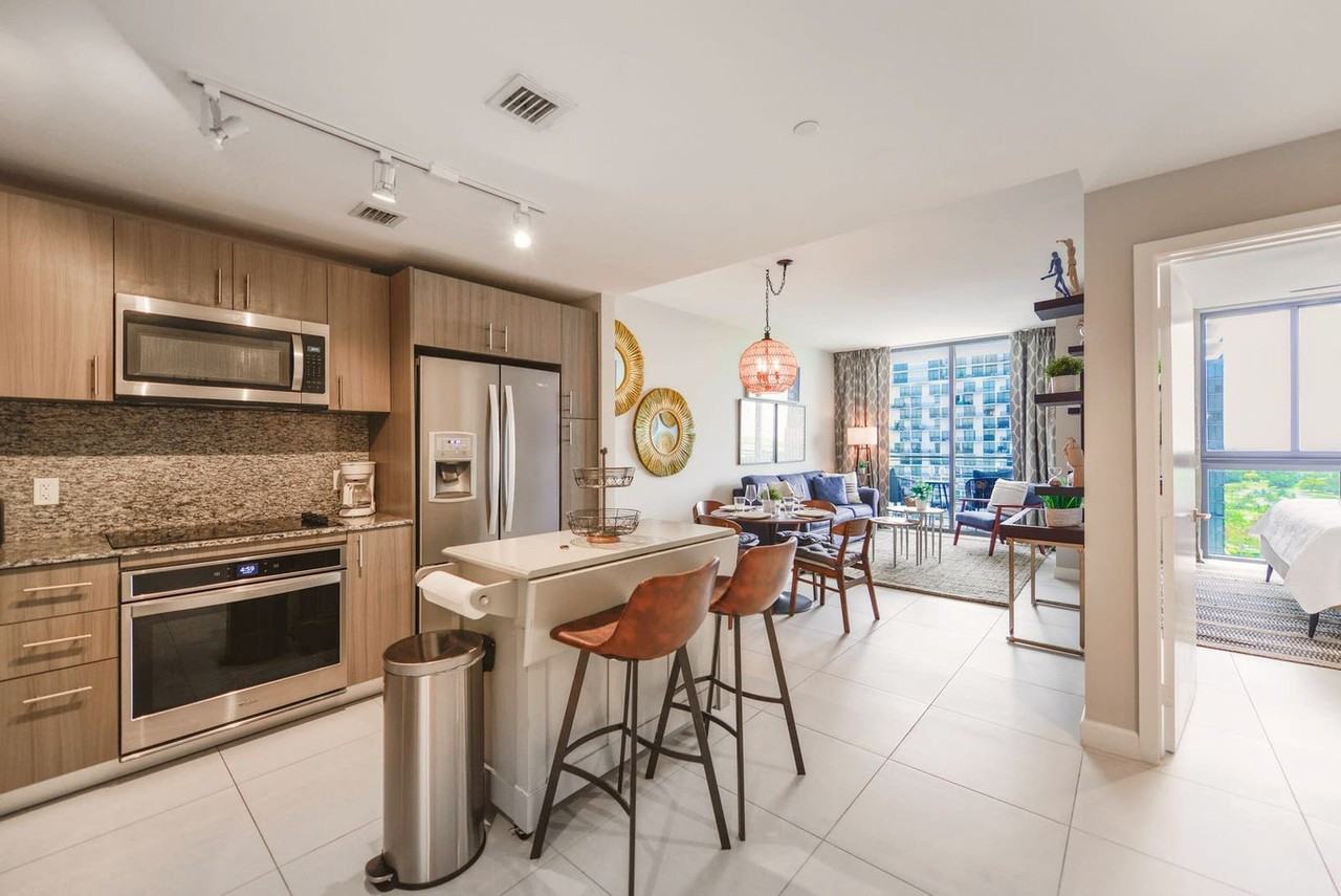 5350 Northwest 84th Avenue - Photo 5 of 34