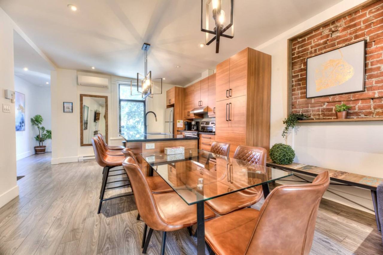 3833 Rue Saint-Denis #1234645P - Photo 3 of 22