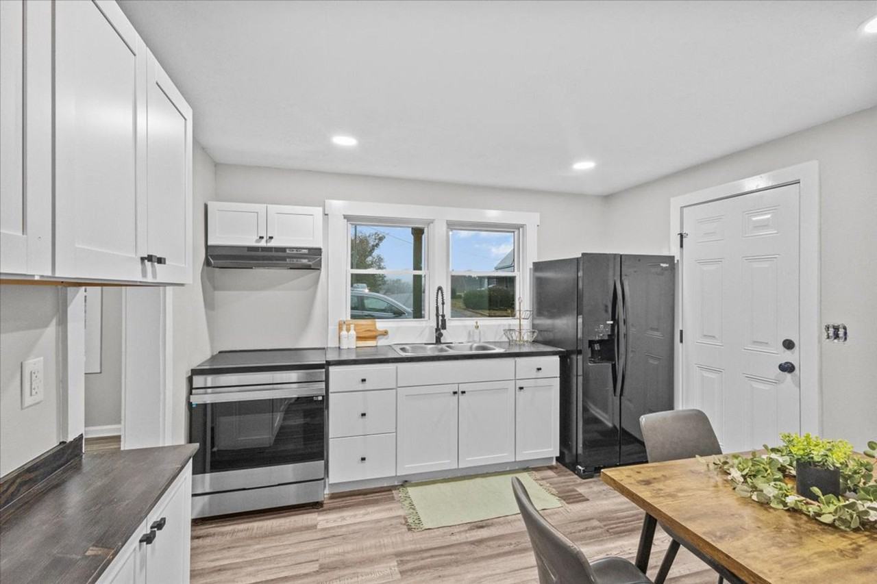 138 Spring St #1234774P - Photo 7 of 19