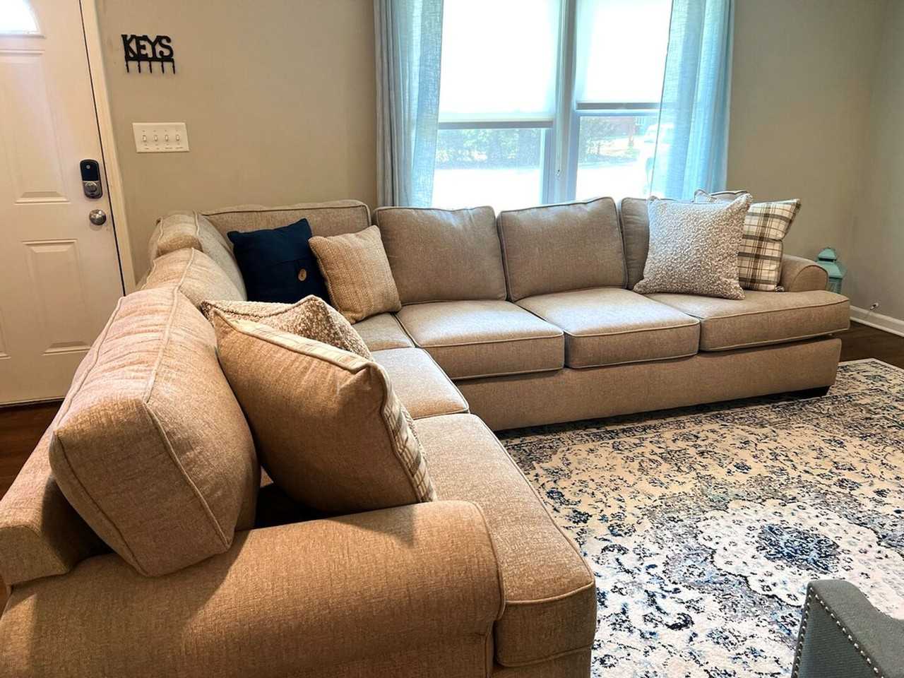 941 Pine Mnr #1234809P - Photo 2 of 36