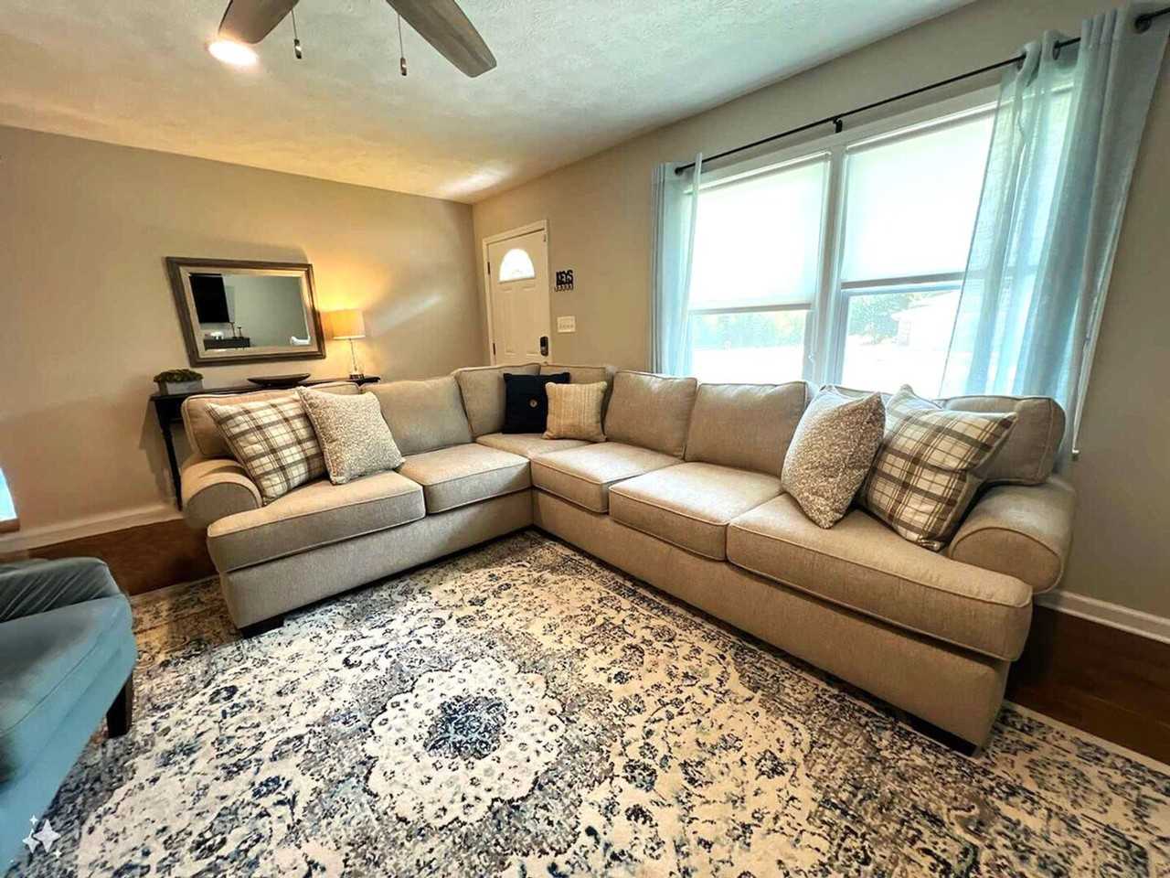 941 Pine Mnr #1234809P - Photo 5 of 36