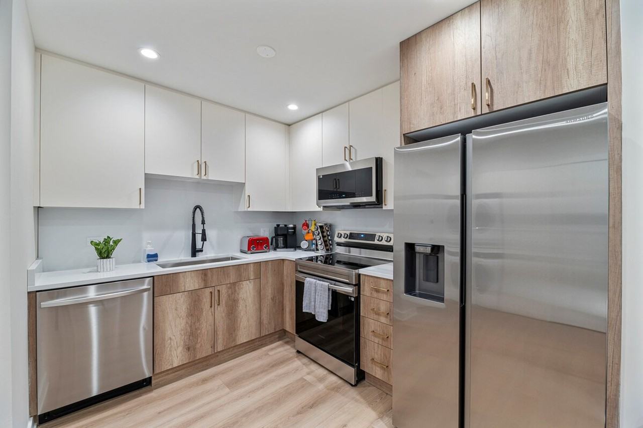 7201 N Western Ave #1236833P - Photo 5 of 17