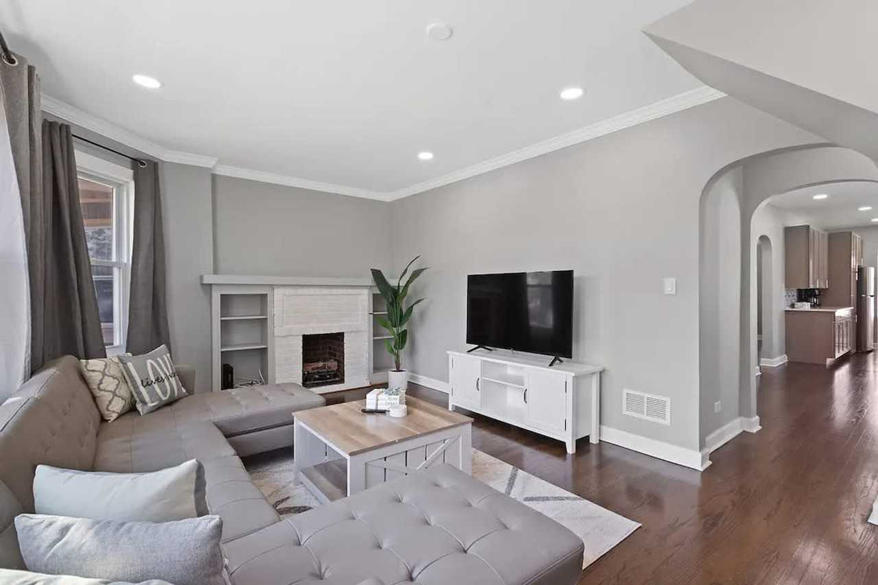 6028 Crain St #1237890P - Photo 6 of 19