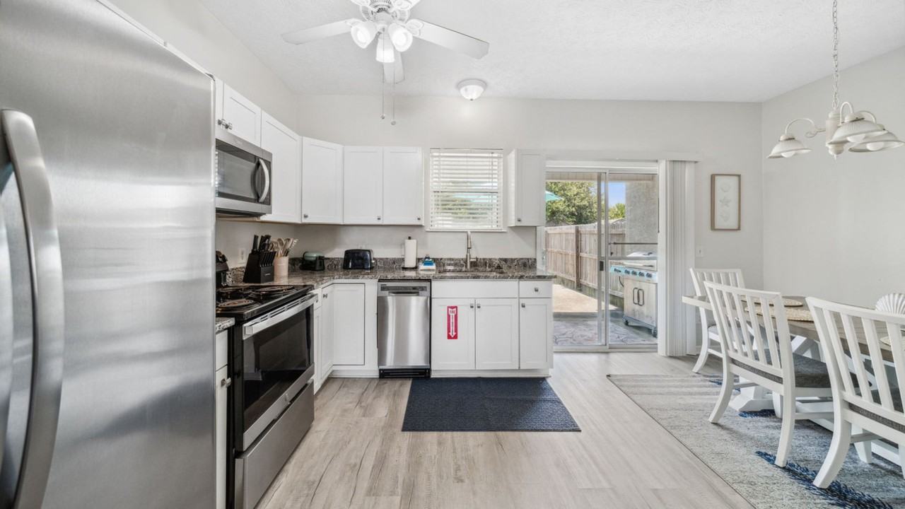 5726 Beach Dr #1238434P - Photo 4 of 33