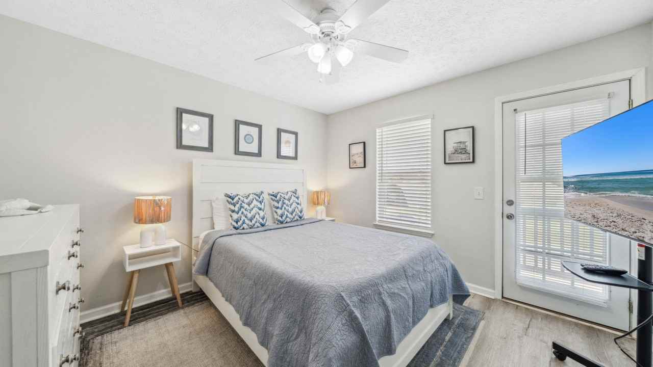 5726 Beach Dr #1238434P - Photo 5 of 33