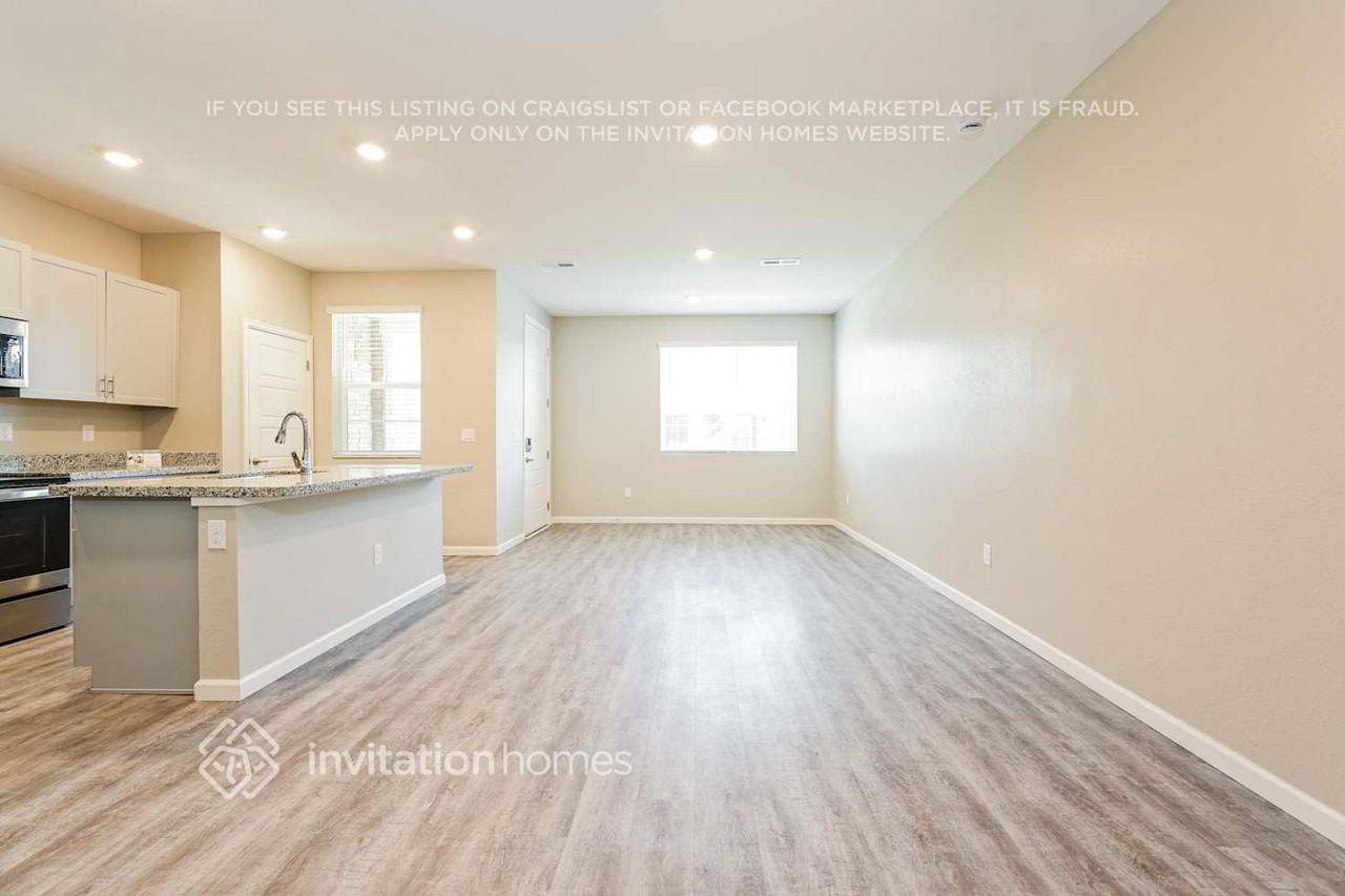 1884 S Elk Way - Photo 4 of 25