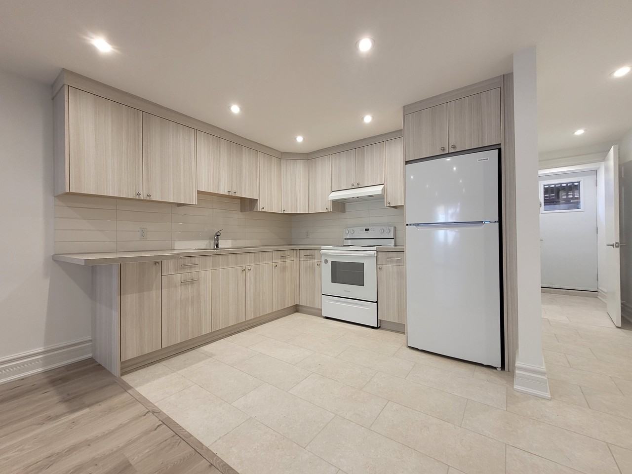 18 Coxwell Avenue - Photo 4 of 24