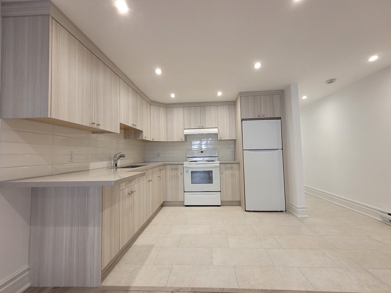 18 Coxwell Avenue - Photo 5 of 24