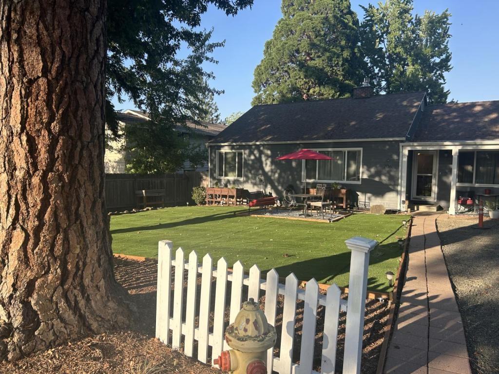 706 Normal Ave - Photo 3 of 47