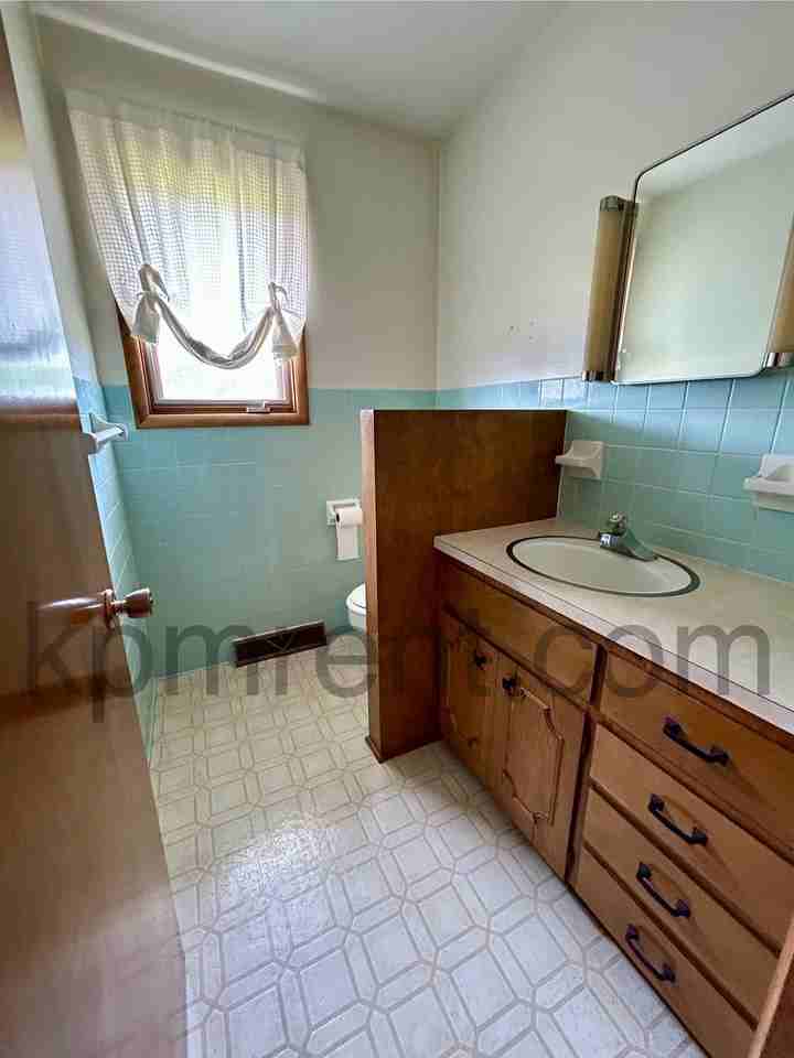 720 Poplar St - Photo 3 of 17