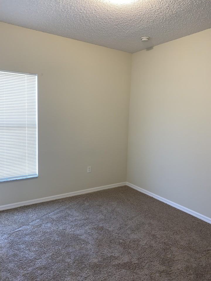 1142 Orne Ct - Photo 2 of 9