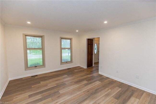 17016 Greenwood Drive - Photo 3 of 33