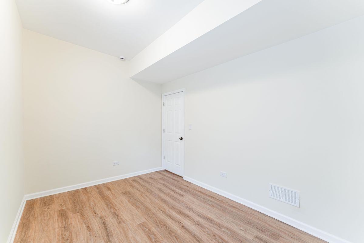 5025 W Huron St ##2 - Photo 7 of 17