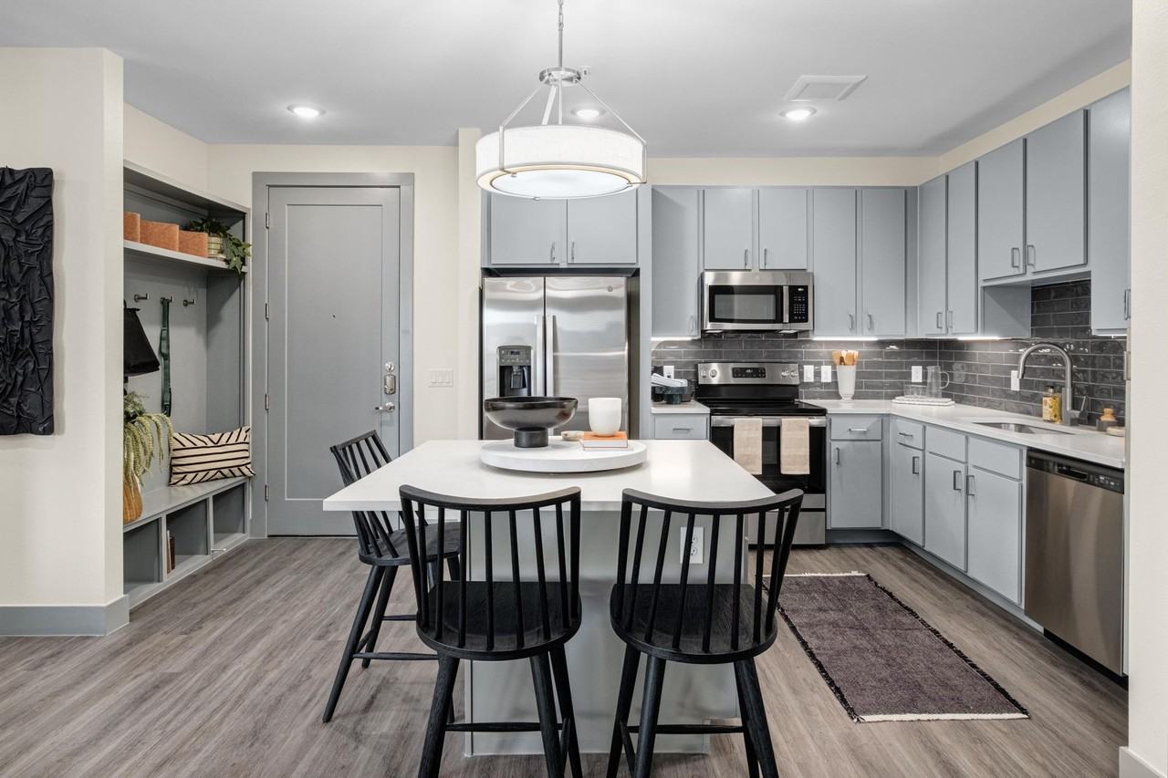 2710 W Anderson Ln #A3-24