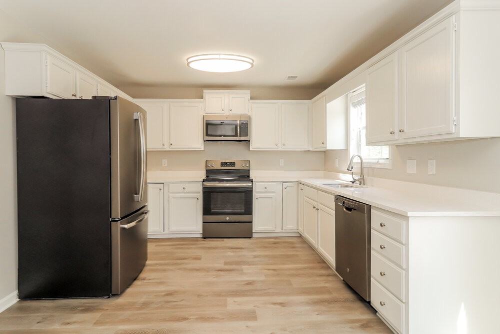 525 Hillcrest Cross Rd - Photo 7 of 17