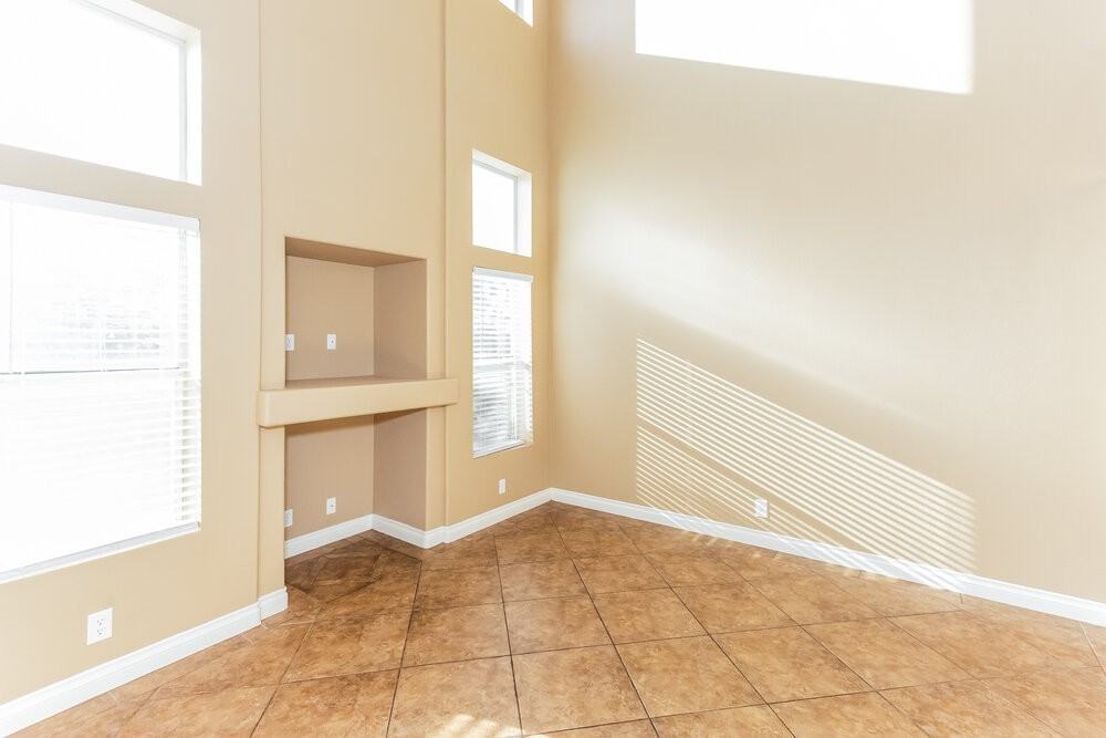7300 Lost Shadow Ct - Photo 5 of 18